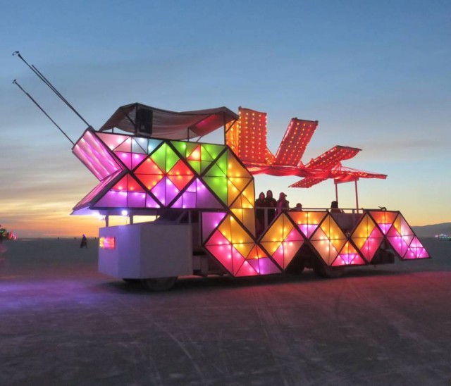 Dragomi_Artcar-1024x876.jpg
