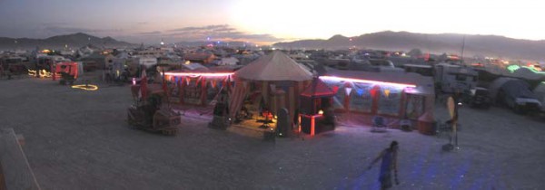 sideshow_night_panorama_small.jpg