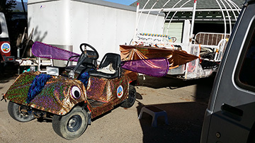 GolfCartandTrailerwRibs 213kb.jpg