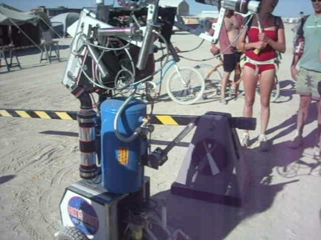 Burning Man 2011 - Hotshot the Robot.AVI_snapshot_00.55_[2011.10.11_11.59.58].jpg